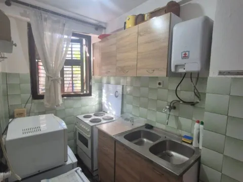 Izdavanje, jednosoban stan, 56m², Centar, Cetinje - image 6