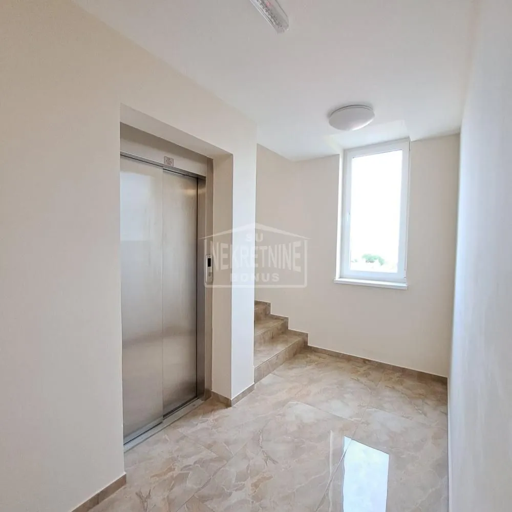 Prodaja, trosoban stan, 57m², Centar, Subotica