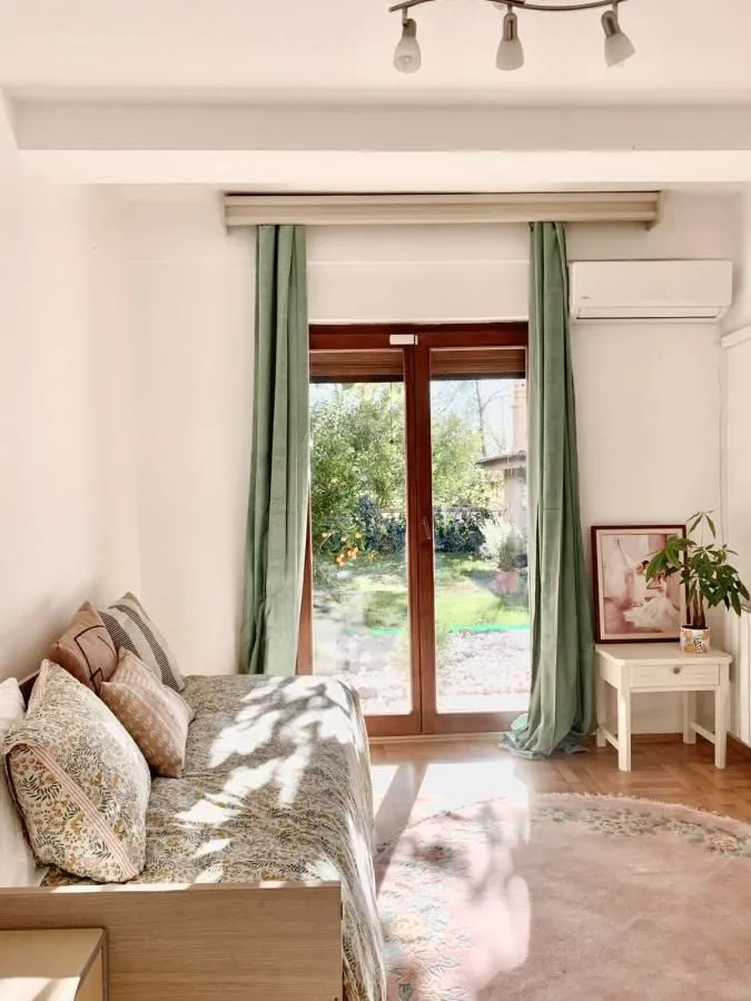 Izdavanje, kuća, 100m², Gorica C, Podgorica