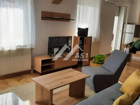Izdavanje, trosoban stan, 82m², Bulevar Oslobodjenja, Novi Sad Sve Podlokacije - image 2