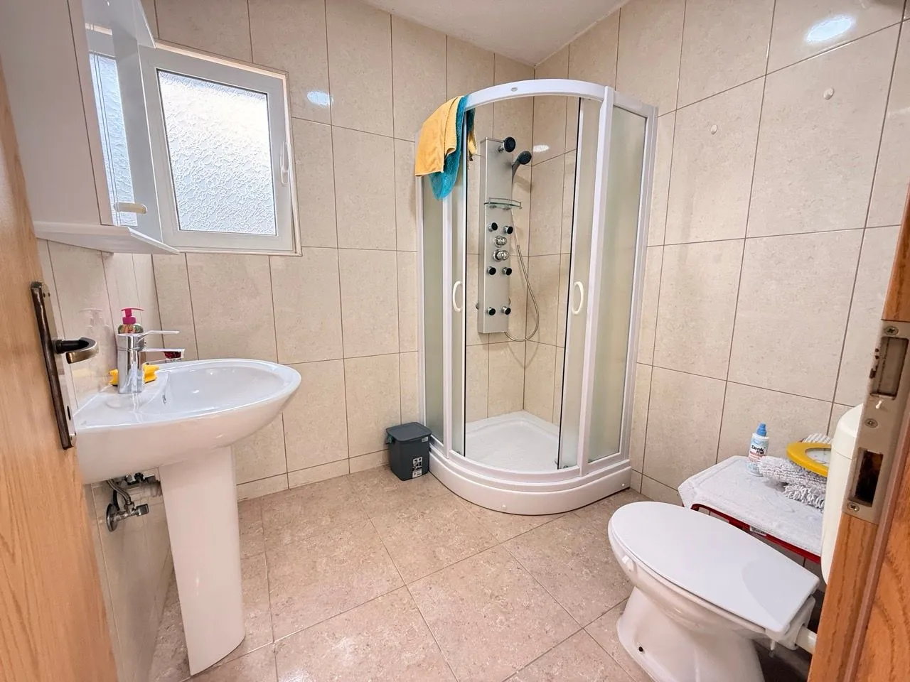 Prodaja, kuća, 207m², Pečurice, Bar
