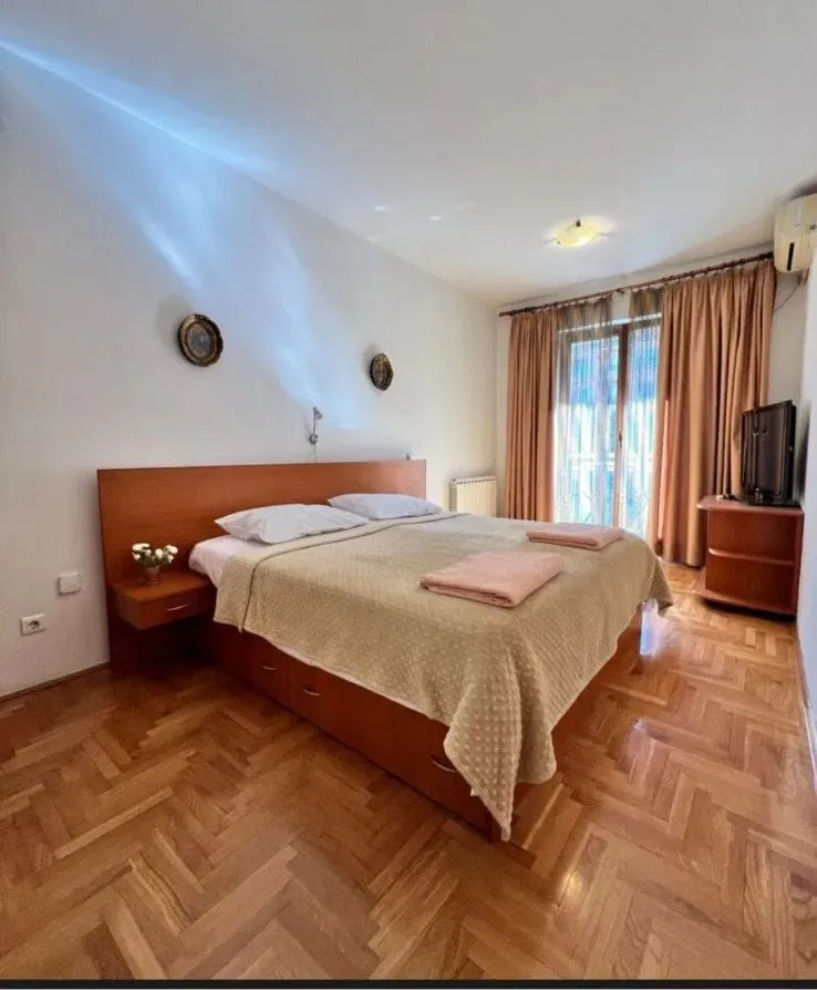 Izdavanje, dvosoban stan, 80m², Preko Morače, Podgorica