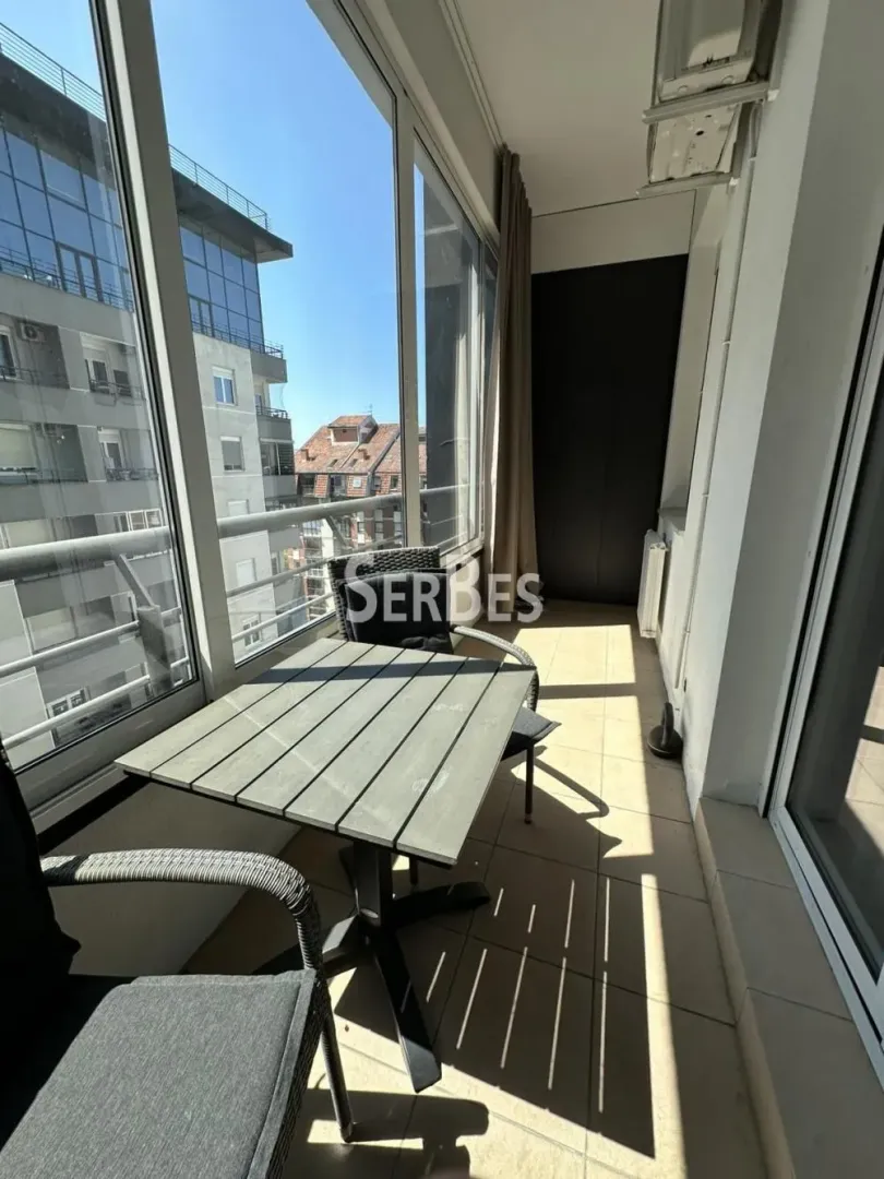 Izdavanje, dvosoban stan, 50m², Bulevar Oslobodjenja, Novi Sad Sve Podlokacije
