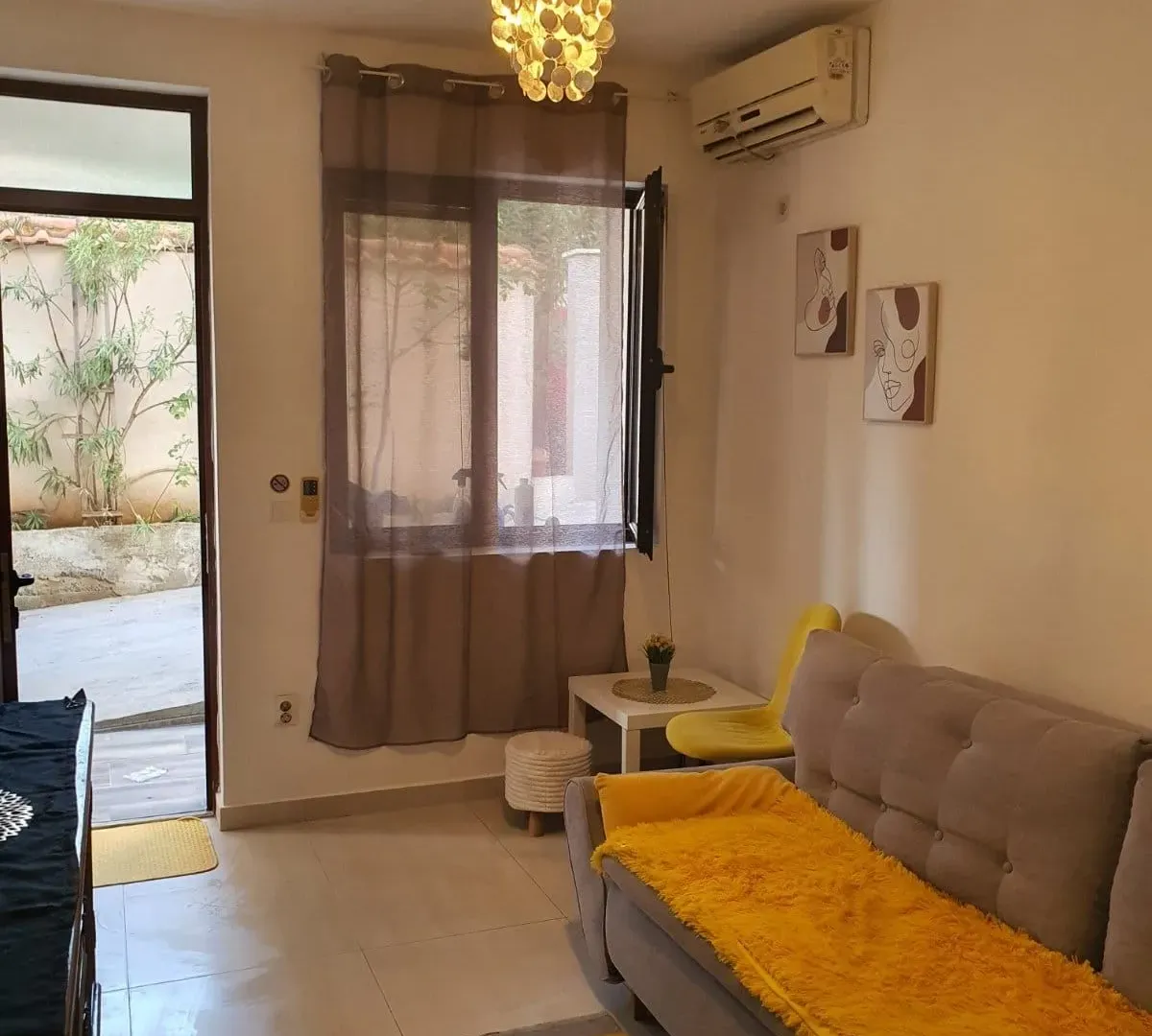 Izdavanje, stan, 17m², Budva, Crna Gora