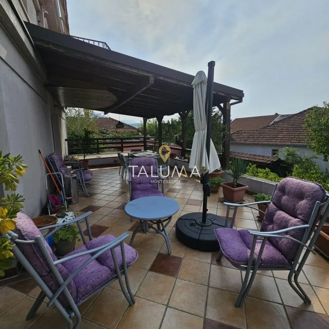 Izdavanje, kuća, 300m², Masline, Podgorica