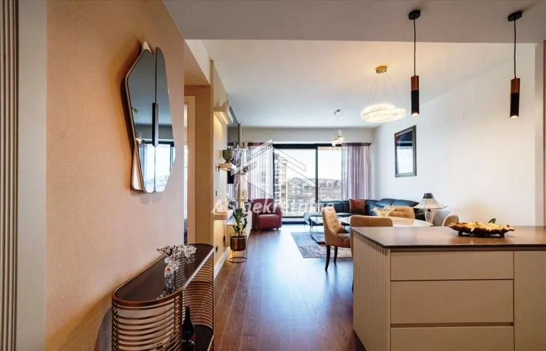 Izdavanje, dvosoban stan, 70m², Savski Venac, Beograd