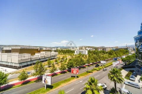 Rent, three bedroom apartment, 116m², Podgorica, Crna Gora - image 22