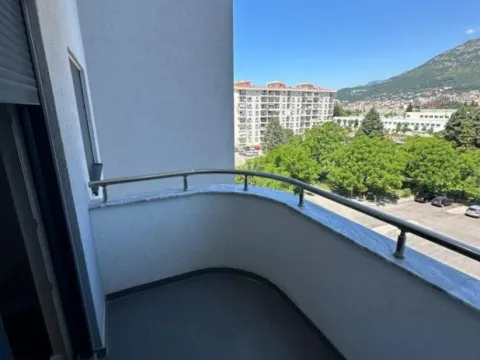 Izdavanje, jednosoban stan, 45m², Centar, Bar - image 9