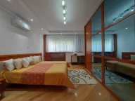 Izdavanje, stan, 156m², Kalenić Pijaca, Vračar Sve Podlokacije - image 10