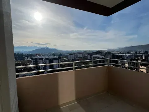 Prodaja, dvosoban stan, 71m², Central Point, Podgorica