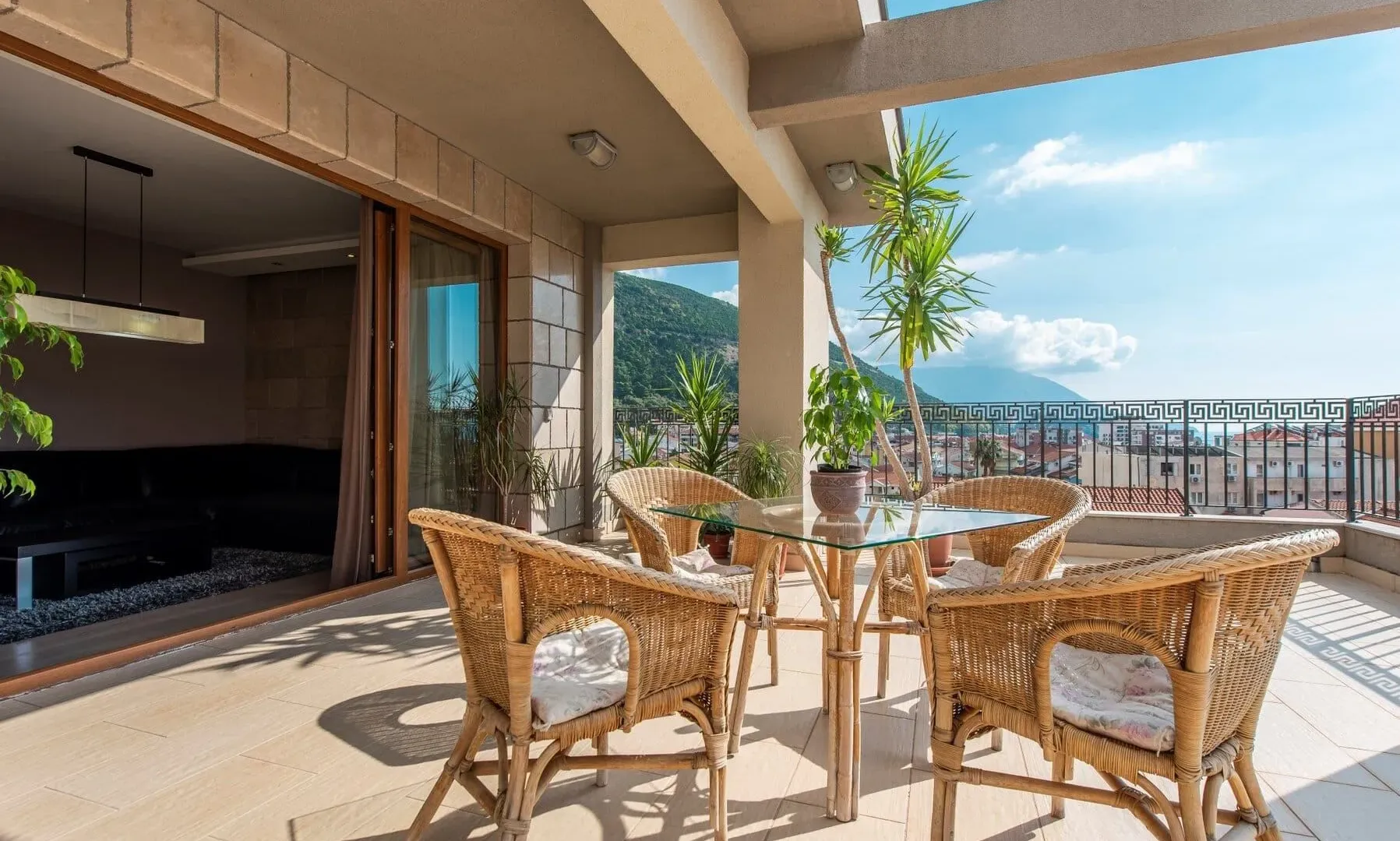 Sale, three bedroom apartment, 215m², Centar, Budva