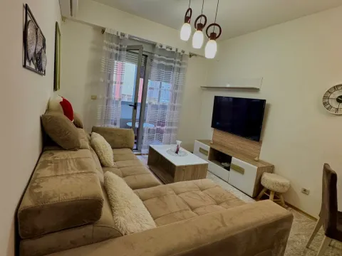 Izdavanje, dvosoban stan, 60m², Krivi Most, Podgorica - image 6