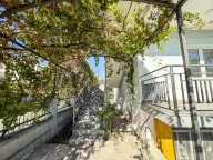 Izdavanje, kuća, 300m², Masline, Podgorica - image 23