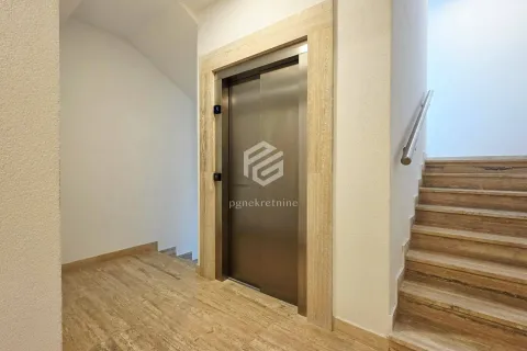Rent, one bedroom apartment, 59m², Centar, Podgorica - image 15