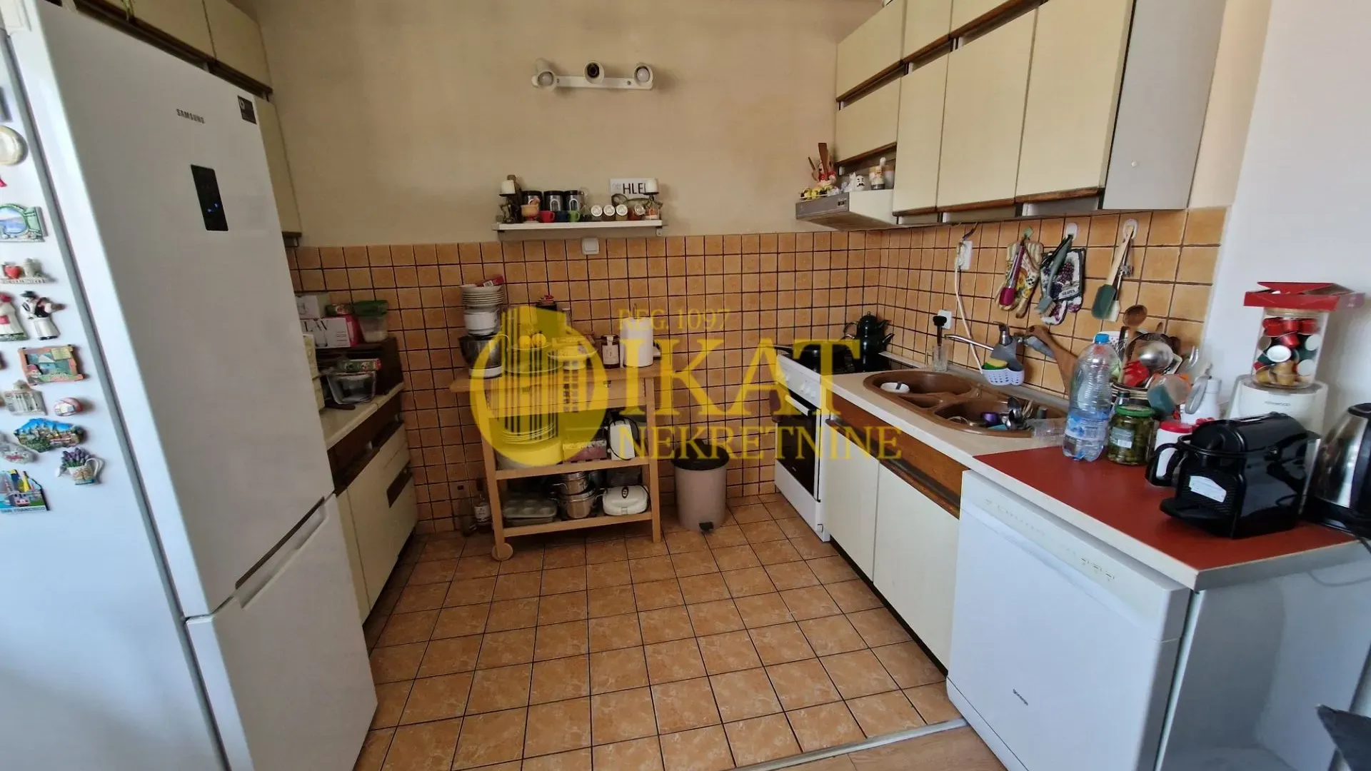 Prodaja, dvosoban stan, 50m², Kanarevo Brdo, Beograd