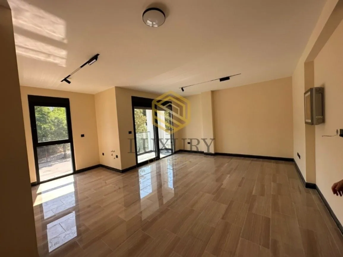 Izdavanje, trosoban stan, 111m², Zagorič, Podgorica