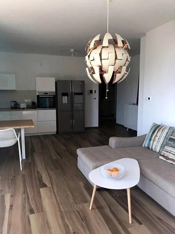 Rent, two bedroom apartment, 83m², Bečići, Budva