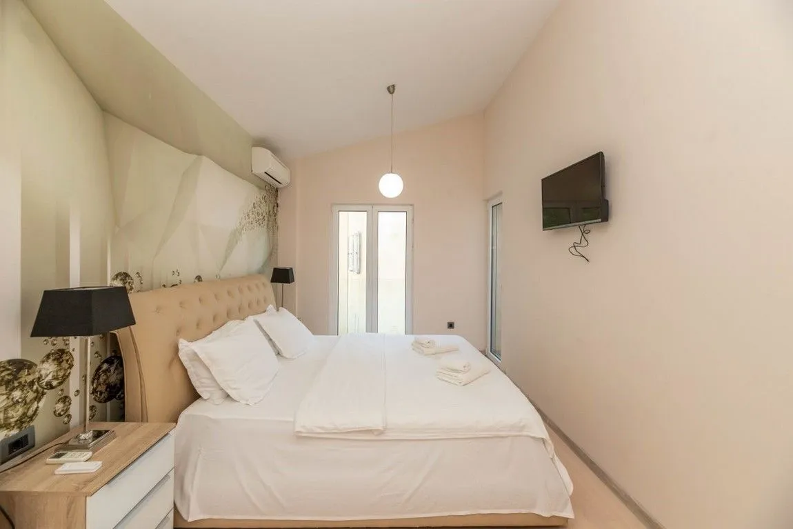 Prodaja, kuća, 300m², Sveti Stasije, Kotor