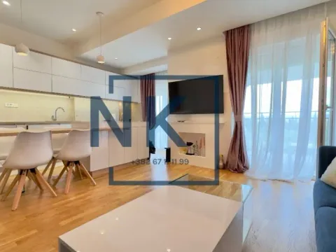 Izdavanje, dvosoban stan, 70m², Centar, Podgorica - image 2