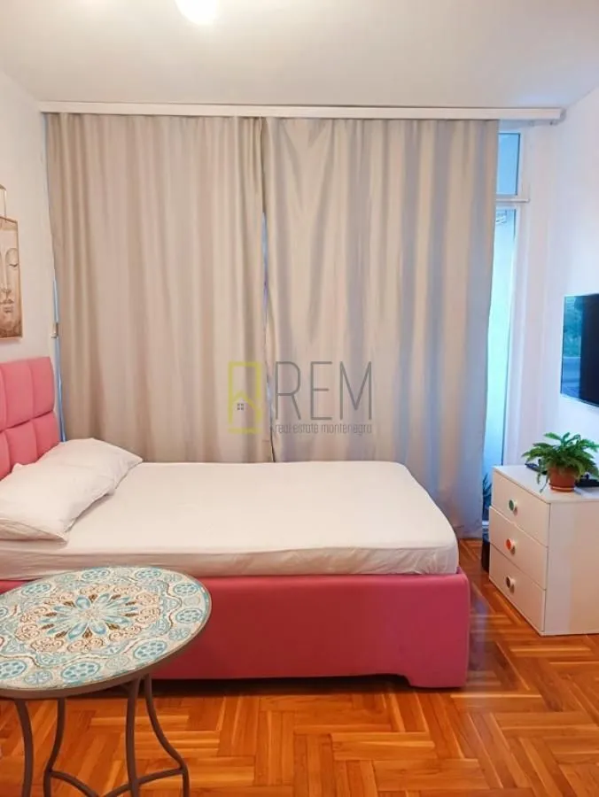 Prodaja, garsonjera, 33m², Podgorica, Crna Gora