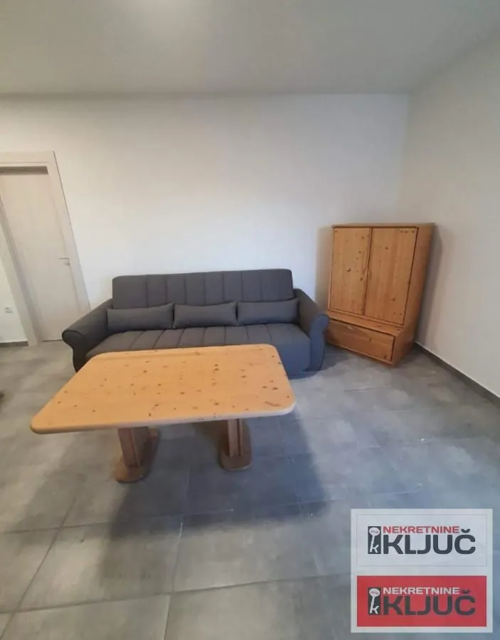 Prodaja, dvosoban stan, 43m², Salajka, Novi Sad Sve Podlokacije