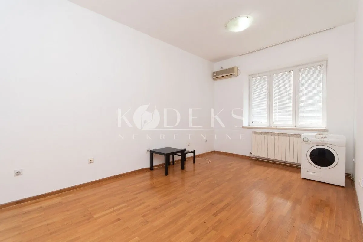 Rent, office space, 62m², Centar, Podgorica