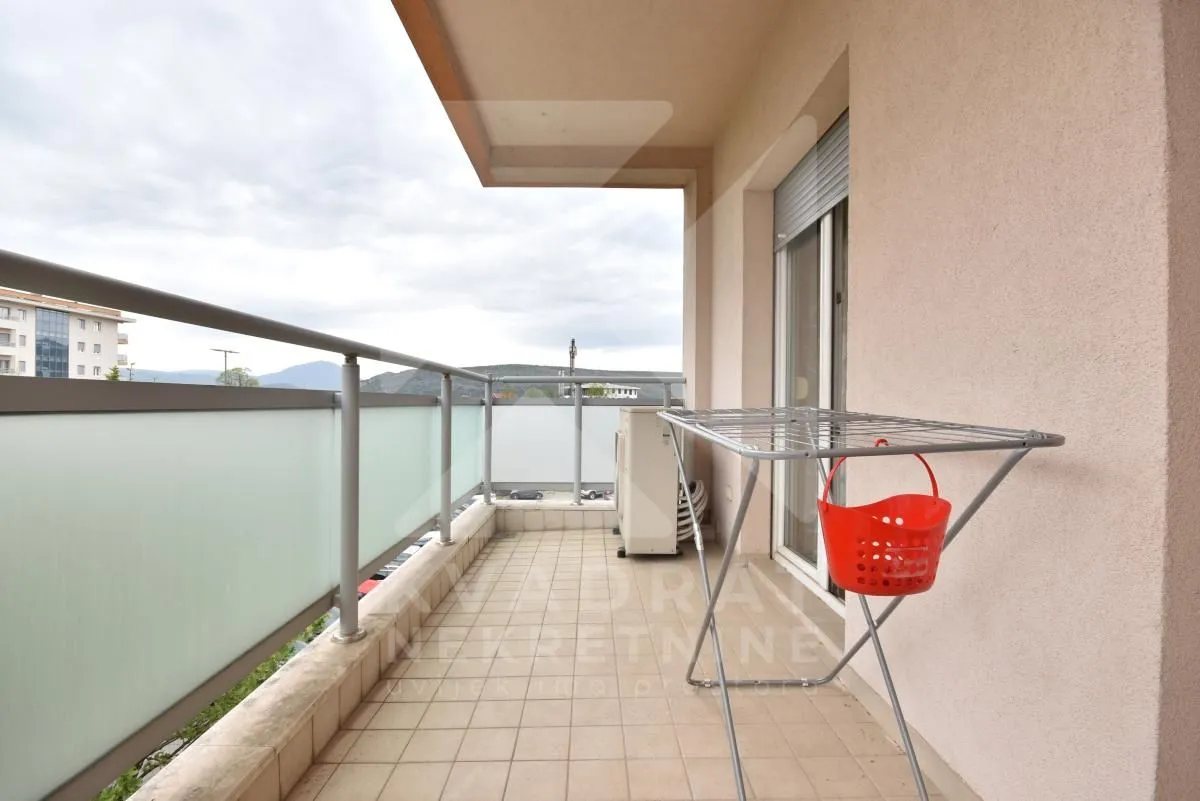 Rent, three bedroom apartment, 120m², City Kvart, Podgorica