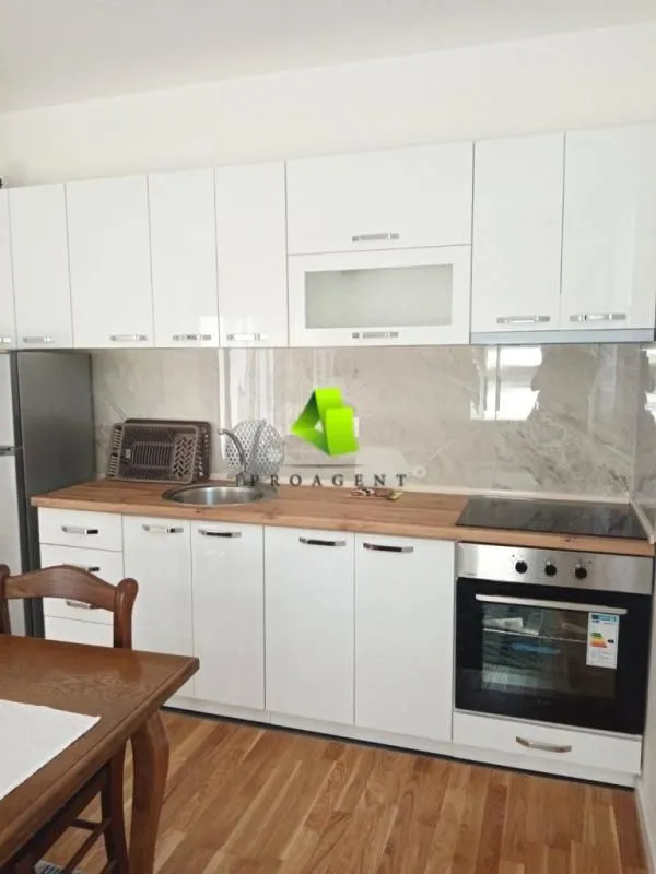 Izdavanje, dvosoban stan, 56m², Palilula, Niš