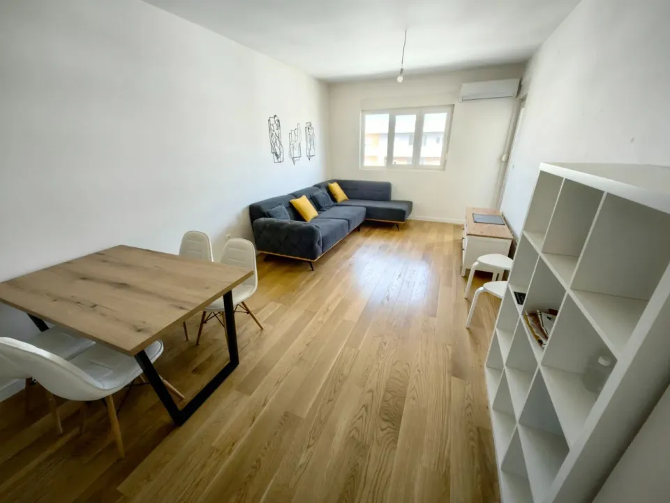 Prodaja, jednosoban stan, 49m², Central Point, Podgorica