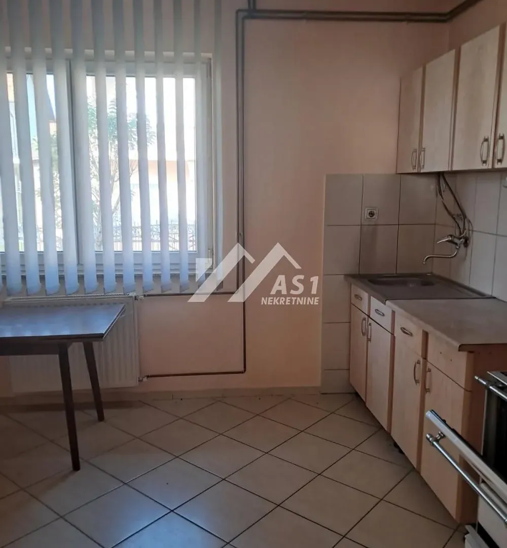 Prodaja, kuća, 300m², Centar, Kotor
