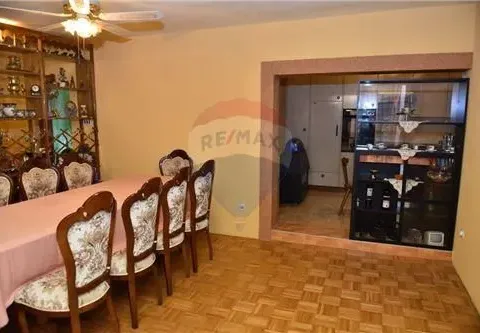 Prodaja, kuća, 696m², Zlatica, Podgorica - image 36