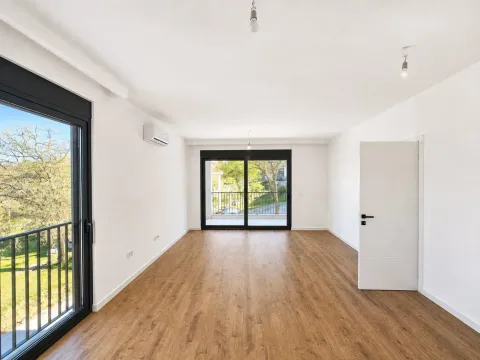 Prodaja, stan, 90m², Kotor, Crna Gora - image 1
