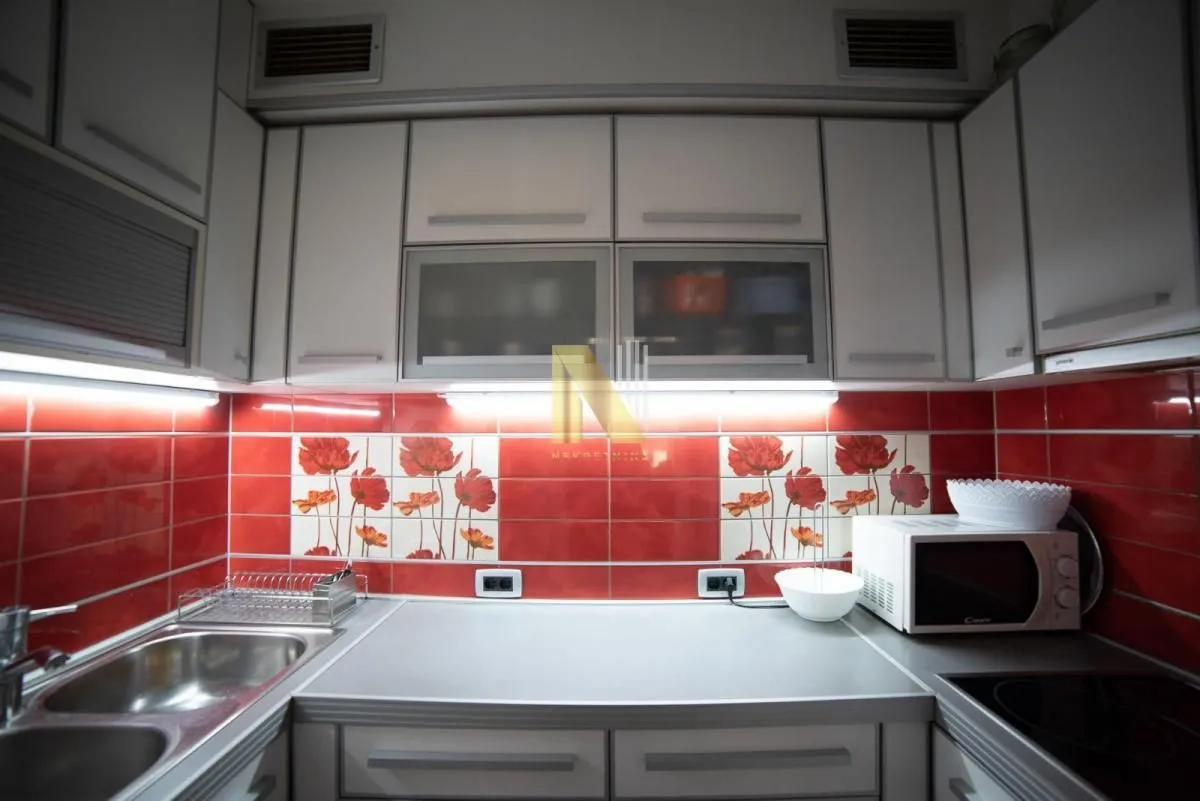 Prodaja, četvorosoban stan, 105m², Centar, Novi Sad