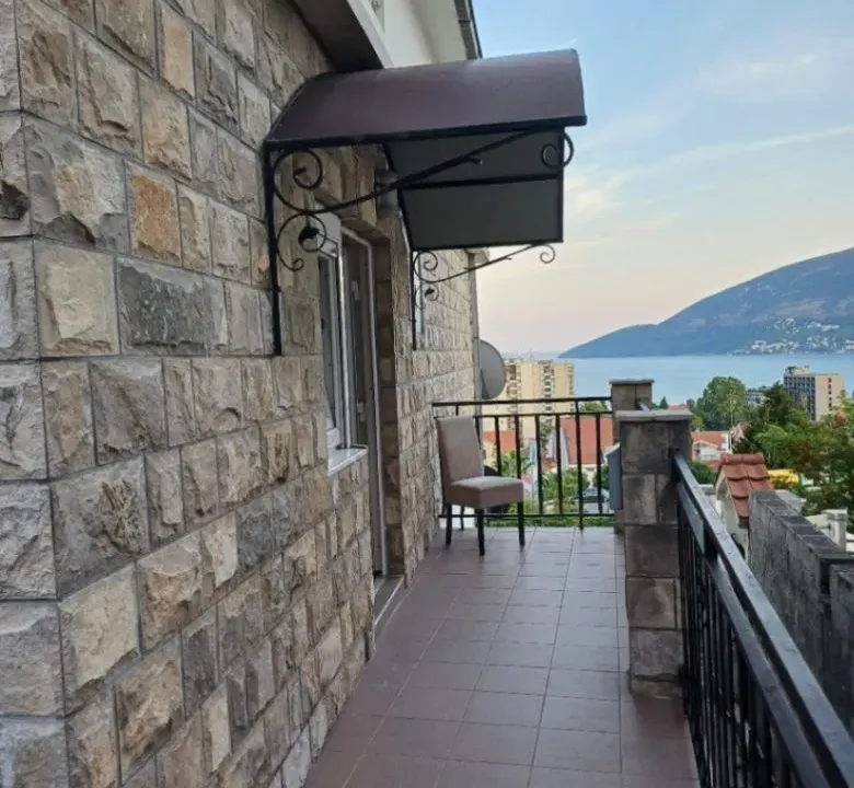 Prodaja, dvosoban stan, 55m², Igalo, Herceg Novi