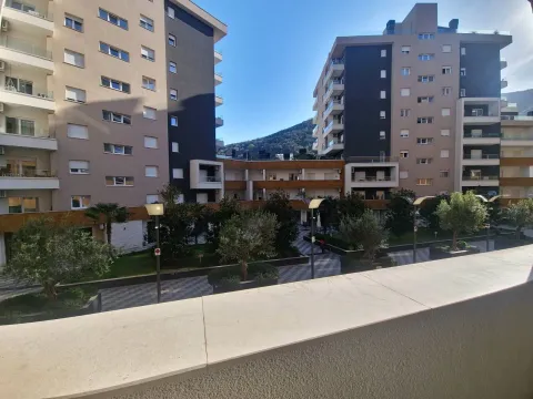 Rent, two bedroom apartment, 69m², Budva, Crna Gora - image 4