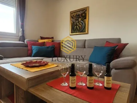 Prodaja, jednosoban stan, 42m², City Kvart, Podgorica - image 1