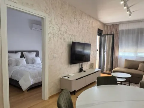 Prodaja, dvosoban stan, 71m², Bečići, Budva - image 1