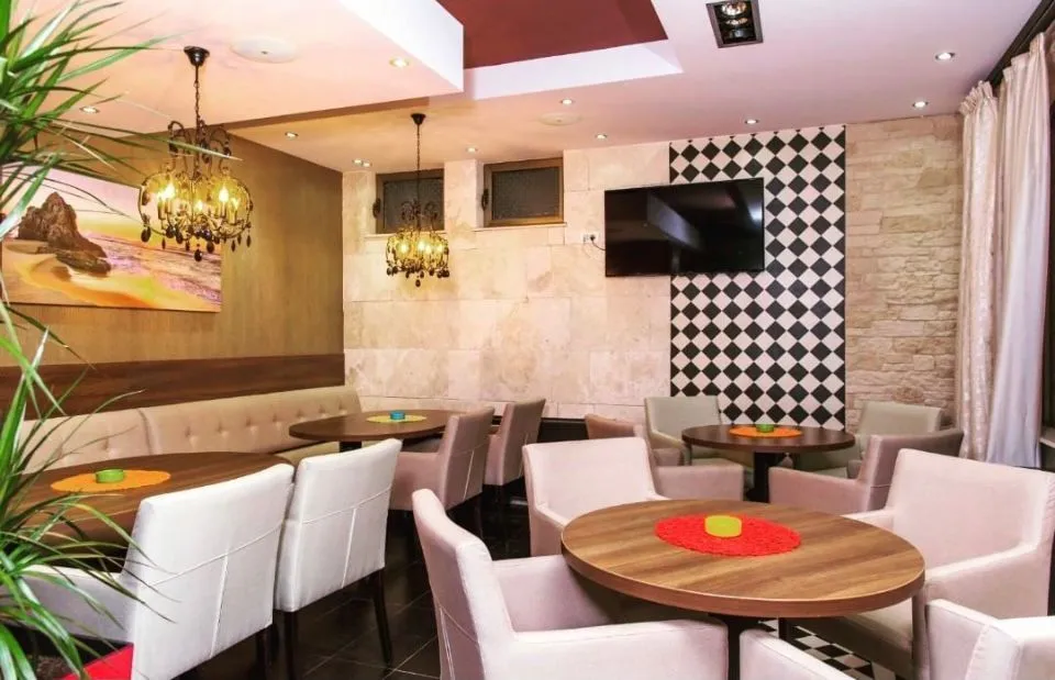 Izdavanje, ugostiteljski objekat, 700m², Bečići, Budva