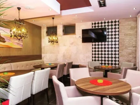 Rent, hospitality venue, 700m², Bečići, Budva - image 11