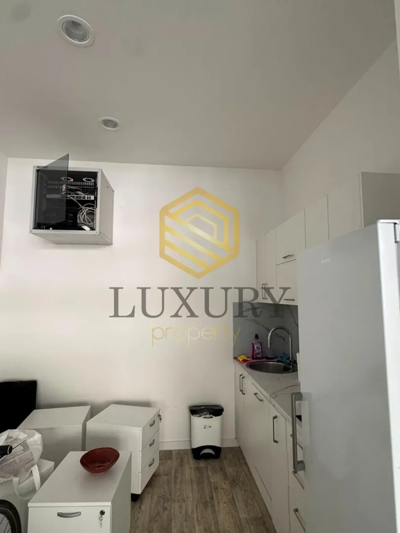 Rent, office space, 140m², Master Kvart, Podgorica