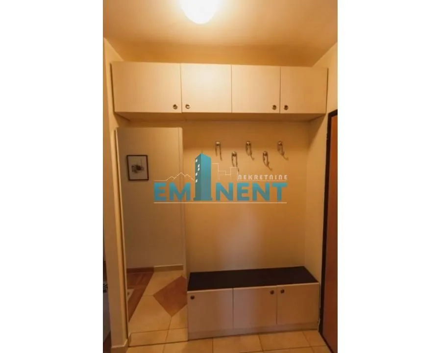 Izdavanje, dvosoban stan, 47m², Čubura, Beograd