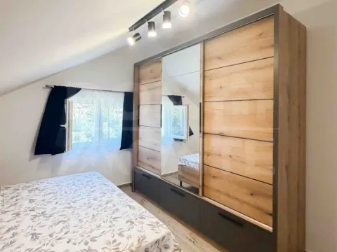 Rent, two bedroom apartment, 80m², Tivat, Crna Gora - image 10