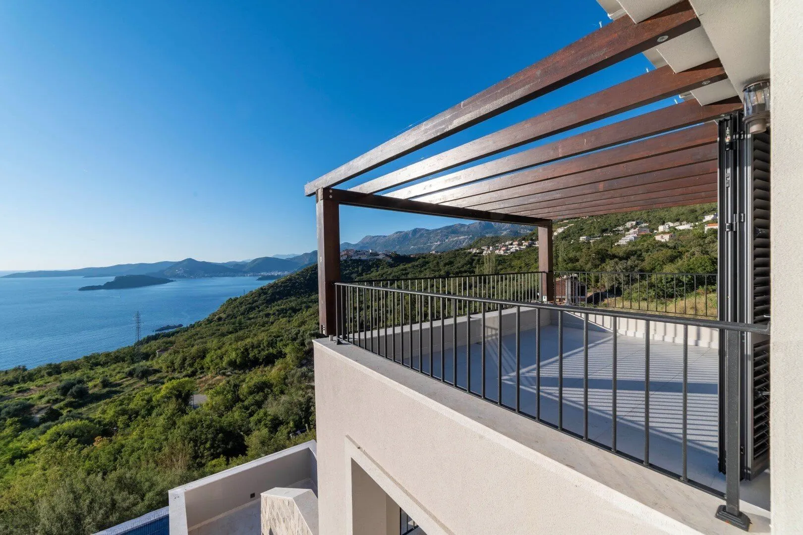 Sale, house, 420m², Blizikuće, Budva
