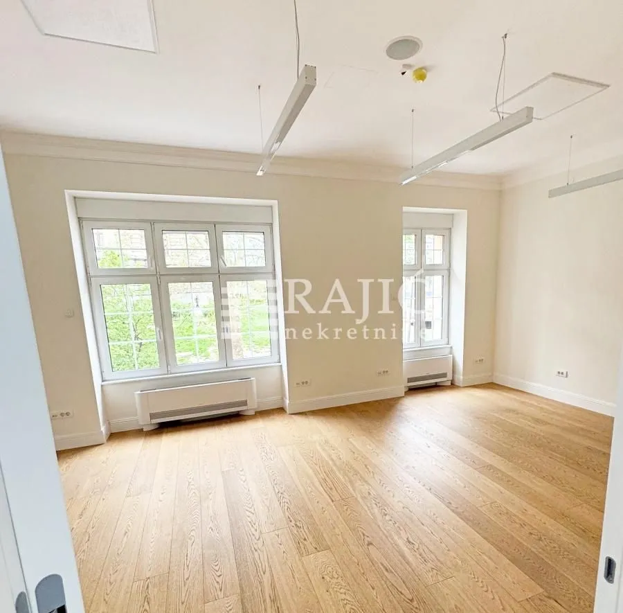 Rent, office space, 145m², Stari Grad, Beograd