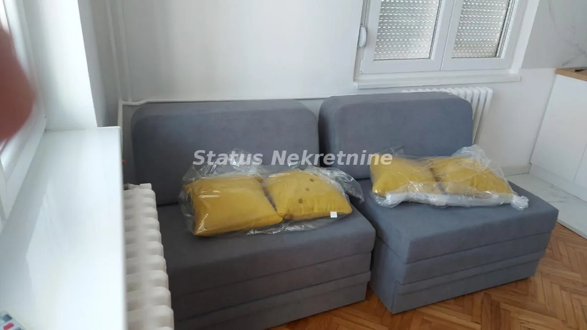 Izdavanje, garsonjera, 26m², Stari grad, Novi Sad