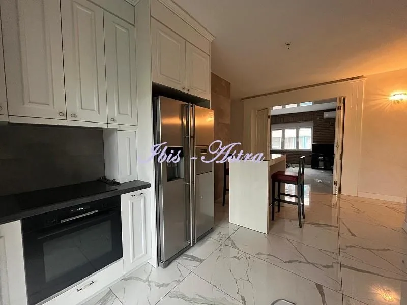 Rent, apartment, 120m², Kalenić Pijaca, Vračar Sve Podlokacije