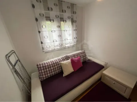 Rent, two bedroom apartment, 70m², Tivat, Crna Gora - image 3