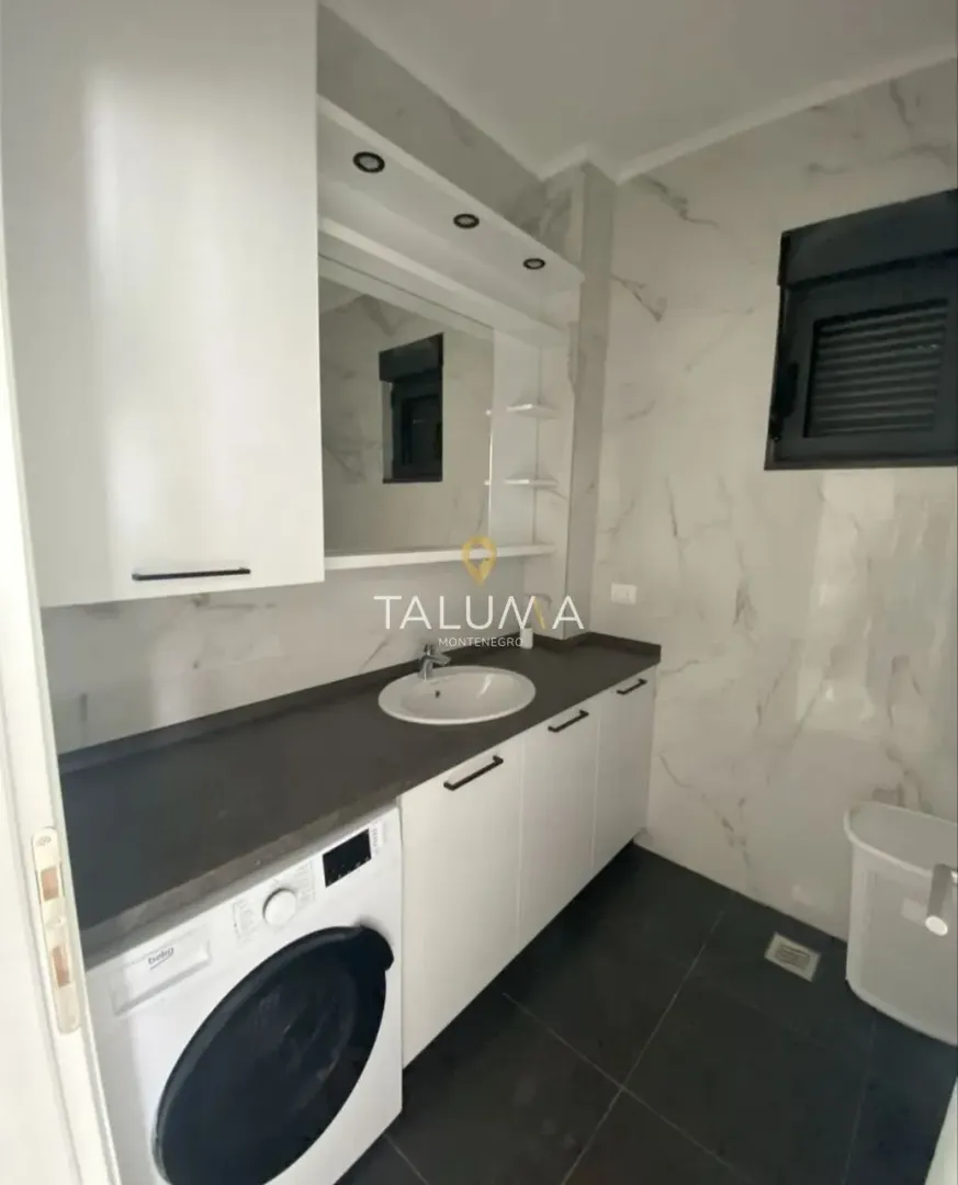 Prodaja, trosoban stan, 80m², Mažina, Tivat