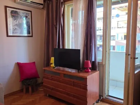 Prodaja, garsonjera, 30m², Gintaš, Podgorica - image 2