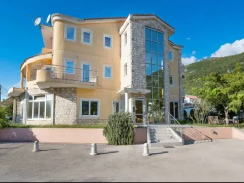 Prodaja, dvosoban stan, 75m2, Lazi, Budva